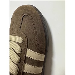 Женские кроссовки в ретро стиле