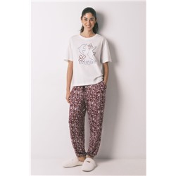 Conjunto de zapatillas, pantalón y camiseta