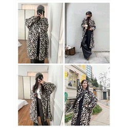 Женское пальто из смесовой шерсти свободного кроя  Цена на сайте 595€