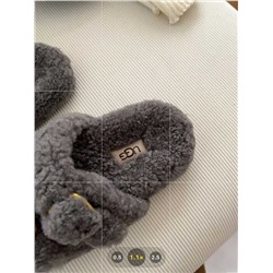 Милые тапочки  УГ*Г с пряжкой