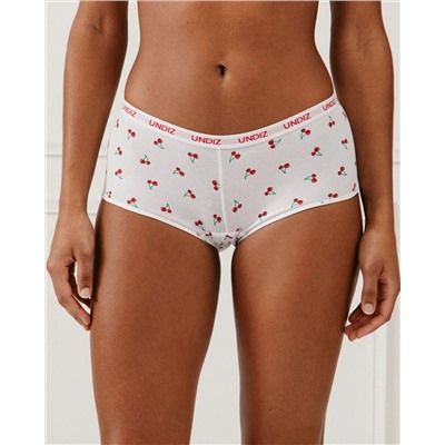 Short de algodón con cerezas estampadas sobre fondo blanco