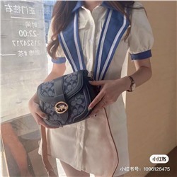 Женская сумка  COAC*H4066 с логотипом Chambra*y GEORG*E, изготовлена из жаккардовой ткани с логотипом и воловьей кожи