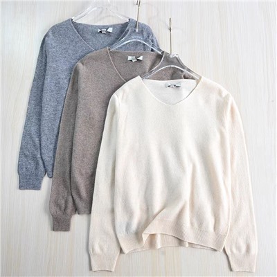 Мягкий, нежный женский пуловер КО*С