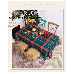 Очень крутая праздничная скатерть на стол