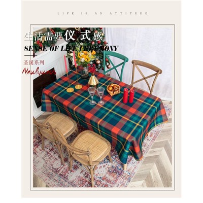 Очень крутая праздничная скатерть на стол