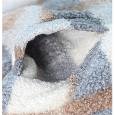 Женская теплая толстовка с воротником-стойкой