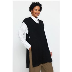 TRENDYOL MODEST Siyah Bağlama Detaylı V Yaka Triko Süveter TCTAW24UV00014