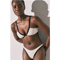 Top bikini triangular blanco semi brillante