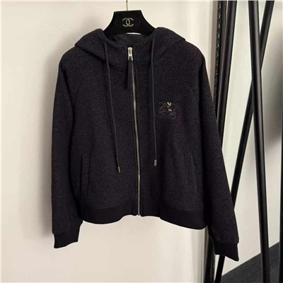 Женский костюм  LOEW*E