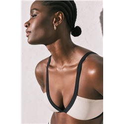 Top bikini triangular blanco semi brillante