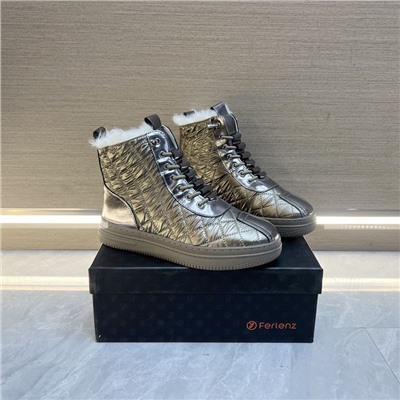 Женские зимние ботинки