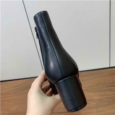 Женские ботинки челси на толстом каблуке с маленькими V-образными пряжками