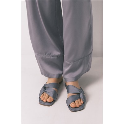 Sandalias planas satén azul grisáceo