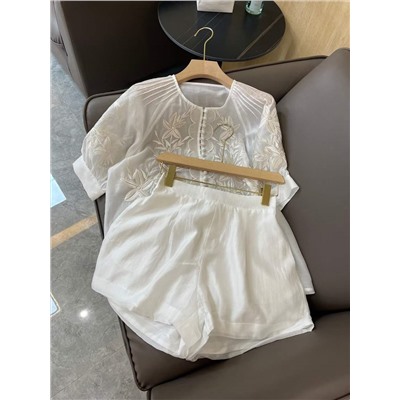 Распродажа костюм