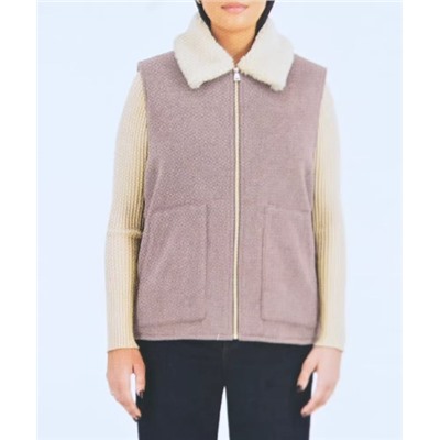 Женский утепленный жилет из искусственной овечьей шерсти.