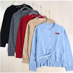 Лёгкий шерстяной кардиган с вышитым сердцем