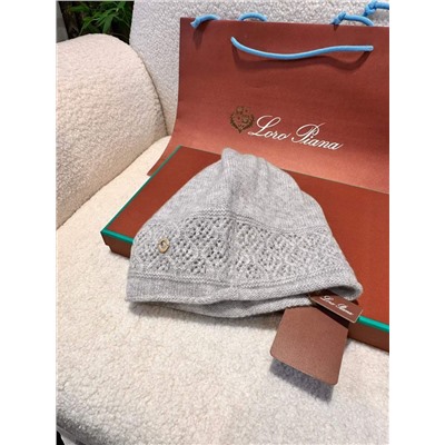 Нежная кашемировая шапка  Lor*o Pian*a