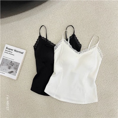 Теплая кружевная майка со встроенным лифом