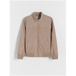 Куртка с воротником-стойкой