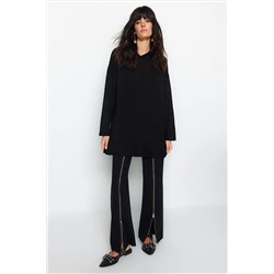 TRENDYOL MODEST Siyah Rahat Kesim Gemici Yaka Triko Kazak TCTAW24AK00145