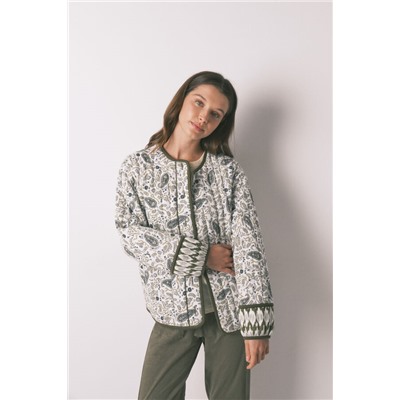 Chaqueta acolchada estampado Paisley