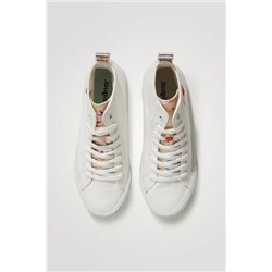 Botín sneaker con corazón