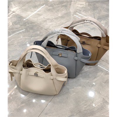 Сумка женская арт 16829  Натуральная кожа  В комплекте кожаный ремень Размер 23×22×12 Голубой