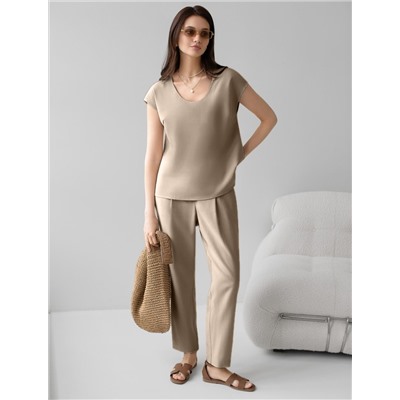 Блузка с U вырезом скроенная по косой из плотного лиоцелла