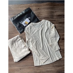 В комплекте бархатного термобелья используется недавно модернизированный импортный из Японии шелковый текстурированный бархат Efe в сочетании с тканью с жемчужным цветком, высокотехнологичным антибактериальным регенерированным волокном, высокоэффективным в подавлении бактерий и удалении клещей, значительно улучшающем среду одевания для людей, страдающих аллергией, и обеспечивающий более здоровое ощущение тела., 3 секунды быстрого нагрева, эффективная фиксация температуры, поэтому вы не чувствуете холода зимой; импортная шелковая ткань Efe сочетается с тканью из бисерного цветка, сохраняя превосходную воздухопроницаемость и влагопроницаемость бисерного цветка. ткань, сочетающая мягкость и восковую текстуру шелка Efe, теплая, благодаря научным пропорциям создается самая приятная для кожи и удобная ткань, а комфорт сравним с кашемиром; функциональная базовая и универсальная модель, приталенная версия H, тонкая и не привередлив, это одновременно теплая одежда и базовый слой А, который не набухает и позволяет легко его носить; 190 граммов технологии двусторонней чистки, чистка может поглощать влагу с кожи и преобразовывать ее в тепловую энергию, позволяя всему телу нагреваться равномерно, постоянно фиксируя температуру и обеспечивая ощущение постоянной температуры тела в течение 24 часов; он действительно достигает цели «устранения объема», «легкого и свободного», «неограниченного», «суперкомфортного» и « блокировка постоянной температуры».