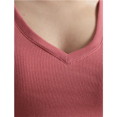 Футболка с V вырезом из фактурного трикотажа в рубчик