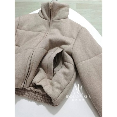 Женская куртка с вязаной фактурой