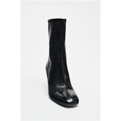 TEXTURED HEELED ANKLE BOOTS