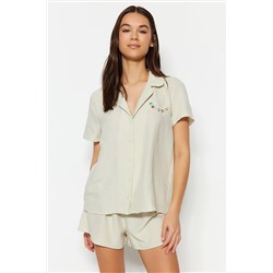 TRENDYOLMİLLA Açık Bej Slogan Nakışlı Gömlek-Şort Dokuma Pijama Takımı THMSS23PT00232