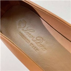 Туфли на маленьком каблуке с элегантным глубоким вырезом Lor*o Pian*a   Реплика 1:1