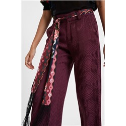 Pantalón jaquard cinturón pañuelo