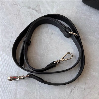 Вместительная женская кожаная сумка