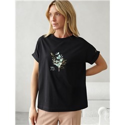 Футболка из премиального хлопка с авторским принтом