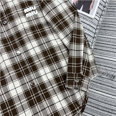 Miu * новая шерстяная рубашка в клетку с лацканами, свободная версия, нашивка с надписью, вышитое украшение на кармане,