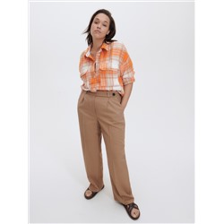 Hose mit Bügelfalten