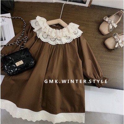 Платье с кружевами