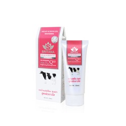 Скраб для лица осветляющий с молоком Sritana 120 мл/Sritana milky whitening facial scrub gel 120 ml