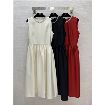 Новая модель шелковистого платья   Sel*f-portrai*t