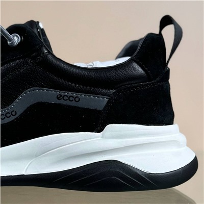 Кроссовки ECC*O