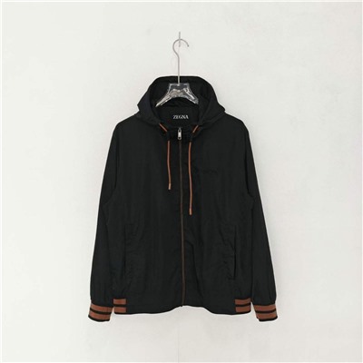Мужская лёгкая спортивная куртка / ветровка  ZEGN*A