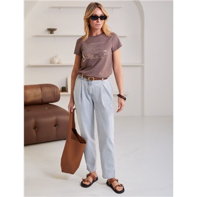 Нарядная футболка с пайетками