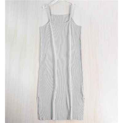 Стильное повседневное платье свободного кроя с подтяжками