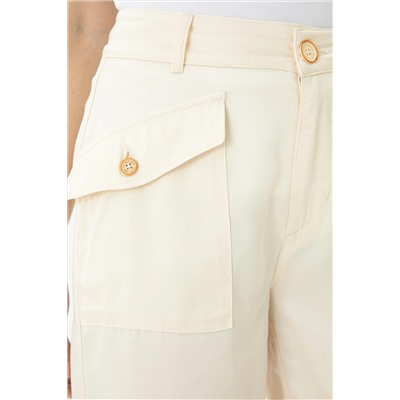 Kadın Krem Dokuma Şort