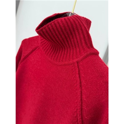 Классический женский свитер с высоким горлом