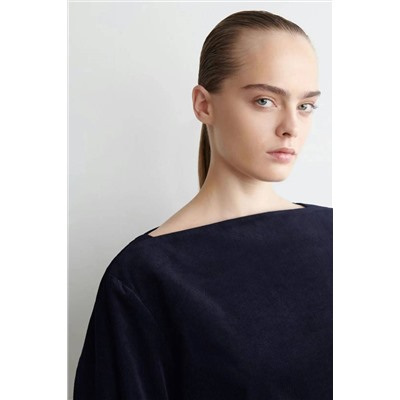 Женская цельная рубашка из тонкого вельвета с вырезом-лодочкой КО*С