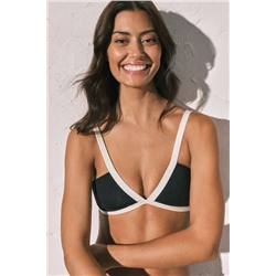 Top bikini triangular negro semi brillante